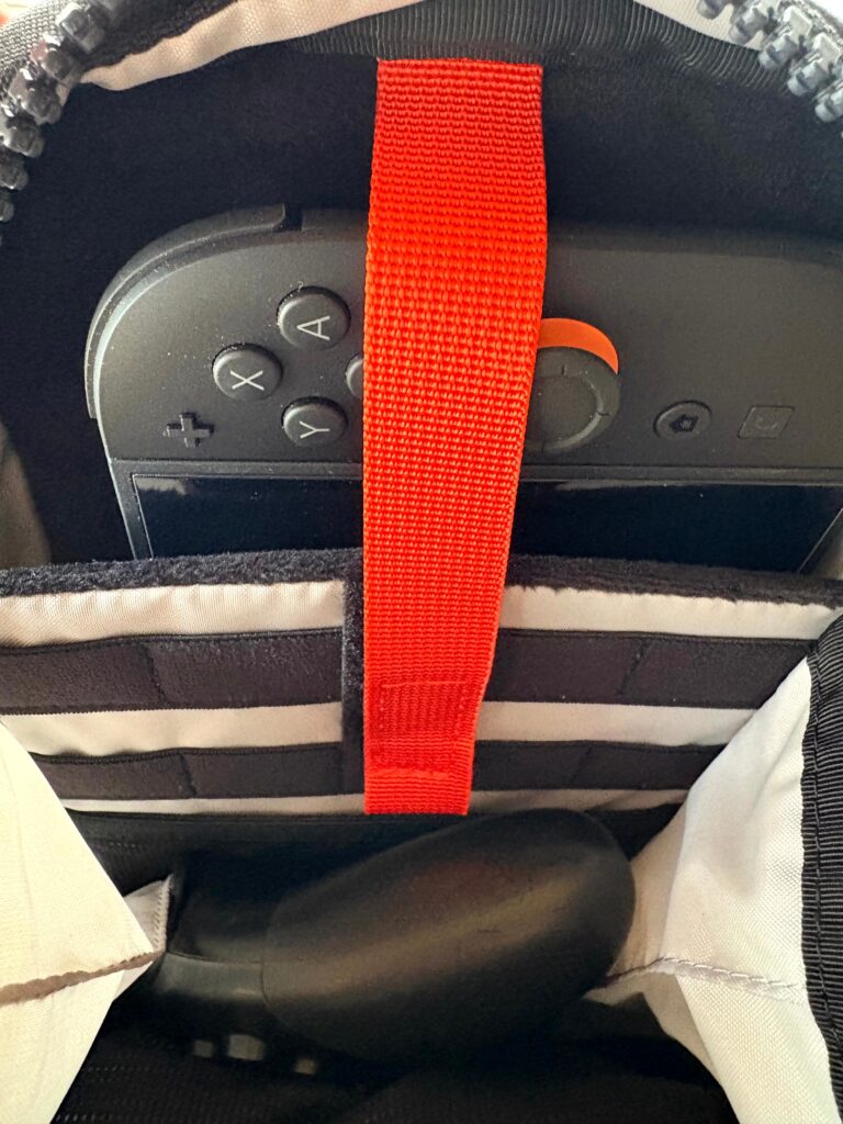 外出プレイにぴったり。「G49 スリングバッグ」