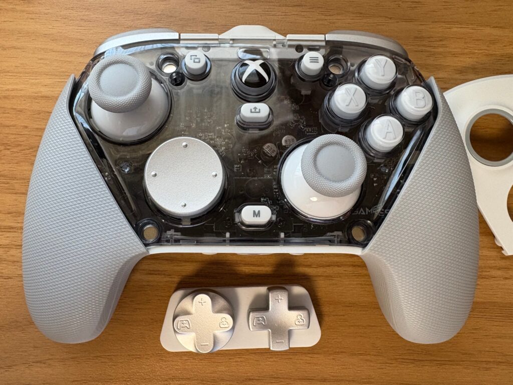 魅力2：高級路線のコントローラーと遜色ない性能